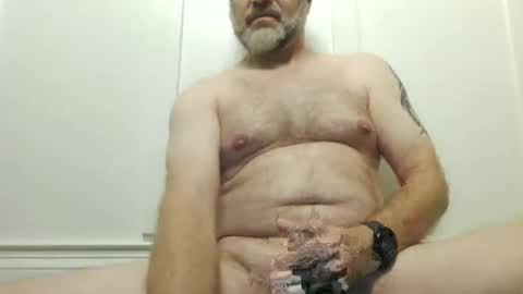 Snapshot of handyman1968 chatting on October 14, 3:07 am handyman1968 online show from October 14, 3:07 am