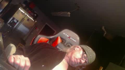 Snapshot of handyman5303 chatting on December 16, 11:22 am Handystudman online show from December 16, 11:22 am