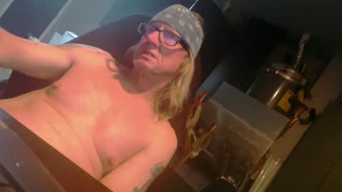 Snapshot of handyman5303 chatting on January 26, 3:38 am Handystudman online show from January 26, 3:38 am