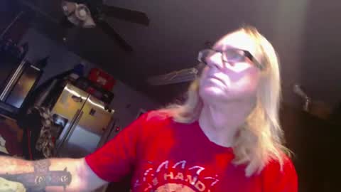 Snapshot of handyman5303 chatting on February 9, 5:33 pm Handystudman online show from February 9, 5:33 pm