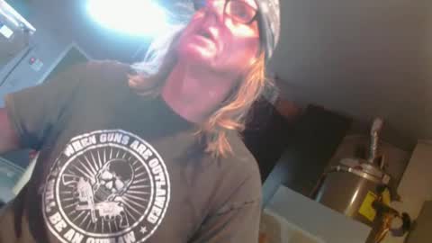 Snapshot of handyman5303 chatting on February 16, 3:16 pm Handystudman online show from February 16, 3:16 pm