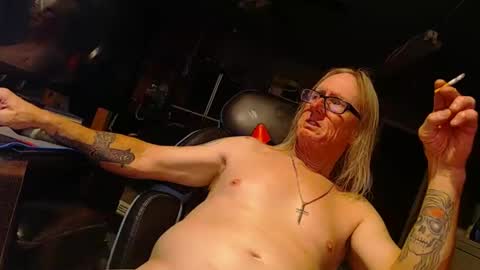 Snapshot of handyman5303 chatting on November 9, 10:35 am Handystudman online show from November 9, 10:35 am