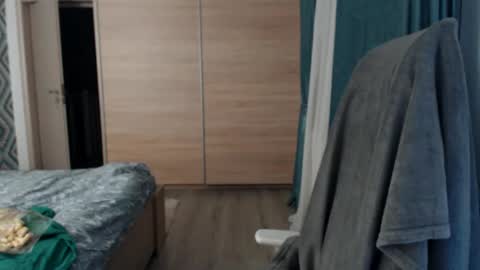 Snapshot of hankmalone chatting on December 20, 4:09 am HankMalone online show from December 20, 4:09 am