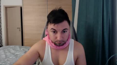 Snapshot of hankmalone chatting on January 17, 4:06 am HankMalone online show from January 17, 4:06 am