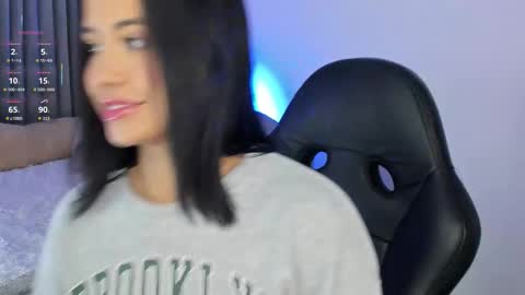 Snapshot of hanna_1sweet chatting on November 8, 11:43 am hanna online show from November 8, 11:43 am