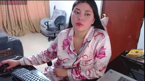 Snapshot of hanna__11_ chatting on November 13, 8:52 pm Hanna online show from November 13, 8:52 pm