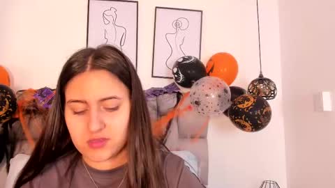 Snapshot of hanna__evans_ chatting on October 30, 12:17 pm hanna__evans_ online show from October 30, 12:17 pm