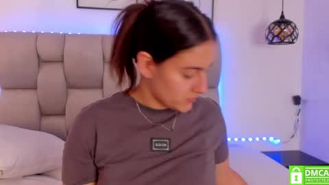 hanna__evans_ online show from April 21, 11:38 am