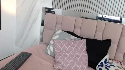 Hanna Palmer online show from November 22, 3:22 pm