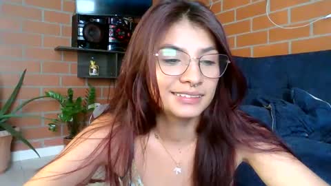 Snapshot of hanna_beily chatting on February 13, 6:27 pm hanna online show from February 13, 6:27 pm