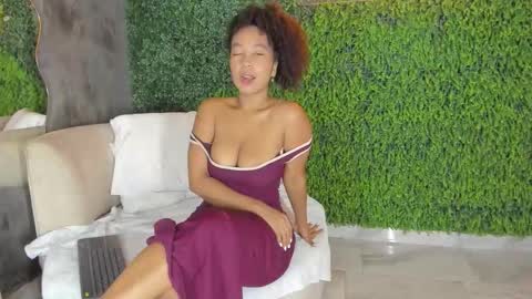 Snapshot of hanna_cupper chatting on December 19, 4:03 pm Hanna online show from December 19, 4:03 pm