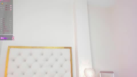 Snapshot of hanna_kiim chatting on November 15, 4:10 am online show from November 15, 4:10 am