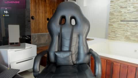 Hanna lens online show from January 9, 2:18 pm