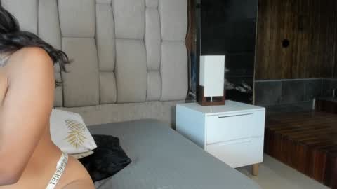 Hanna lens online show from January 27, 4:33 pm