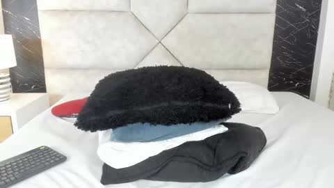 Hanna lens online show from March 4, 3:37 pm