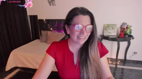 Snapshot of hanna_ma chatting on November 25, 3:23 pm hanna_ma online show from November 25, 3:23 pm