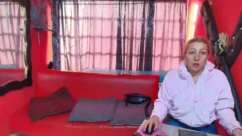 Snapshot of hanna_mature01 chatting on February 9, 12:30 pm Hanna online show from February 9, 12:30 pm