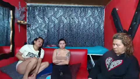 Snapshot of hanna_mature01 chatting on February 12, 12:27 am Hanna online show from February 12, 12:27 am