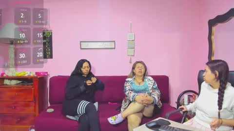 Snapshot of hanna_mature01 chatting on November 20, 2:01 am Hanna online show from November 20, 2:01 am