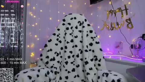 hanna montanas online show from February 1, 8:16 pm