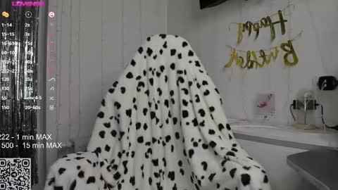 hanna montanas online show from February 2, 6:10 pm