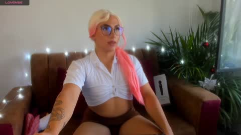 Hanna Capicorn online show from December 31, 3:53 pm