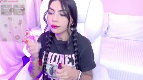 Hanna  online show from April 20, 7:48 pm