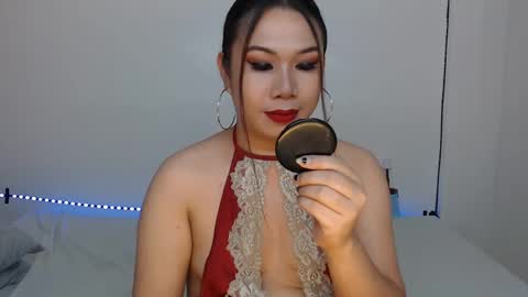 Snapshot of hannabanana_ts chatting on February 1, 5:39 am Hannah online show from February 1, 5:39 am