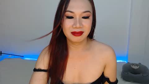 Snapshot of hannabanana_ts chatting on October 23, 2:11 am Hannah online show from October 23, 2:11 am