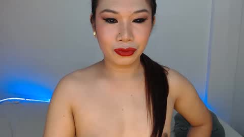 Snapshot of hannabanana_ts chatting on January 17, 2:27 am Hannah online show from January 17, 2:27 am