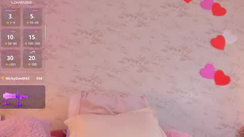 Snapshot of hannablaze_ chatting on March 1, 6:03 am HannaB online show from March 1, 6:03 am