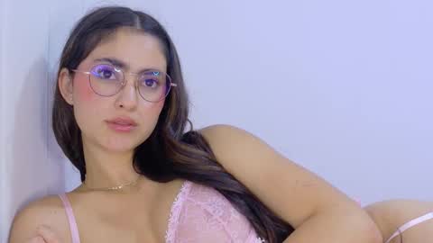 Snapshot of hannaconnorr chatting on December 16, 2:38 am Hanna Connor online show from December 16, 2:38 am