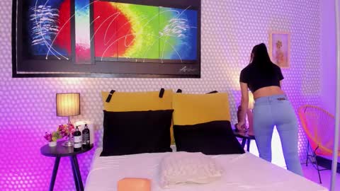 Hanna online show from November 16, 3:23 am