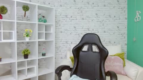 Hannah  online show from November 26, 11:22 am