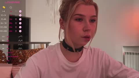 Snapshot of hannah_allin chatting on January 22, 1:00 pm Hannah Allin online show from January 22, 1:00 pm