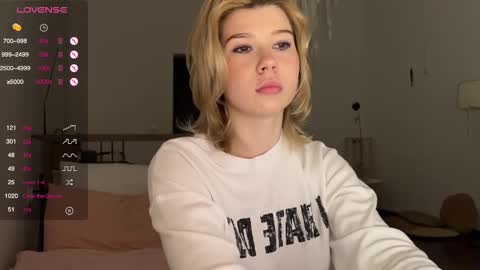 Snapshot of hannah_allin chatting on February 12, 6:51 pm Hannah Allin online show from February 12, 6:51 pm