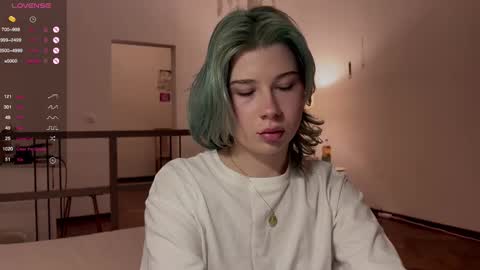 Snapshot of hannah_allin chatting on February 22, 5:24 pm Hannah Allin online show from February 22, 5:24 pm