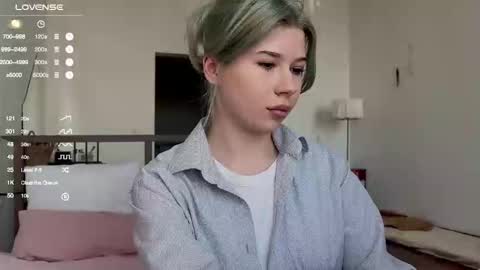 Snapshot of hannah_allin chatting on February 26, 12:14 pm Hannah Allin online show from February 26, 12:14 pm