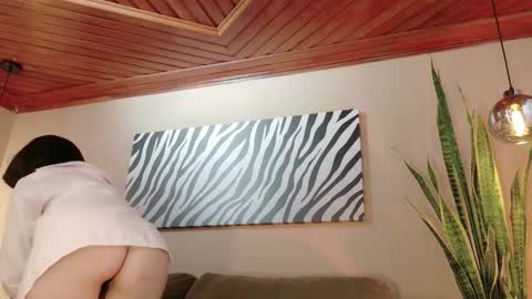 Hannah  online show from November 6, 2:45 am