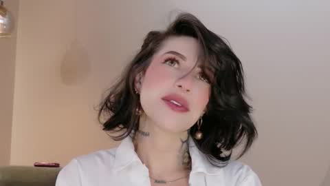 Hannah  online show from March 31, 2:46 am