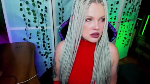 Snapshot of hannah_chaos chatting on October 30, 7:21 am Hannah online show from October 30, 7:21 am