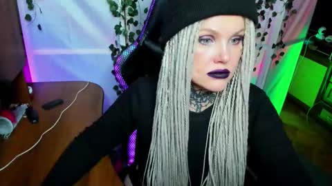 Snapshot of hannah_chaos chatting on November 21, 3:38 am Hannah online show from November 21, 3:38 am