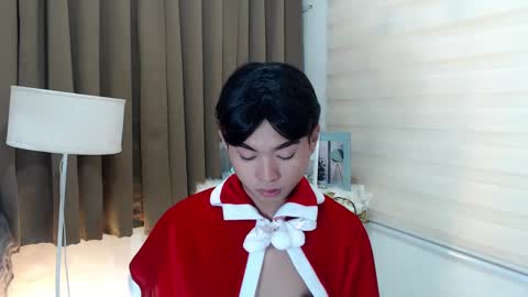 Snapshot of hannah_davis69 chatting on December 3, 8:28 pm Alex online show from December 3, 8:28 pm