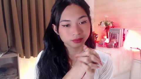 Snapshot of hannah_davis69 chatting on February 13, 1:29 am Alex online show from February 13, 1:29 am