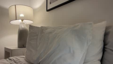 Snapshot of hannah_girl_ chatting on October 27, 9:24 am Im your naughty girl and porn star in bed Hannah online show from October 27, 9:24 am