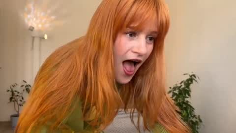 hannah levis  online show from April 23, 9:41 am