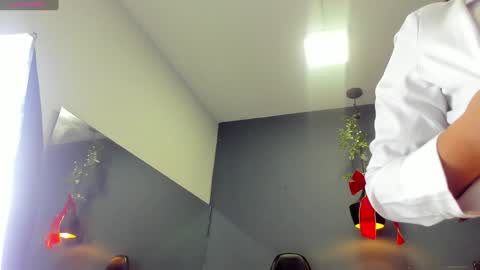 Snapshot of hannah_miller__ chatting on December 17, 11:28 am HANNAH MILLER online show from December 17, 11:28 am
