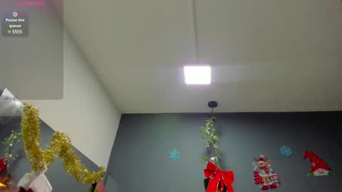 Snapshot of hannah_miller__ chatting on December 24, 11:06 am HANNAH MILLER online show from December 24, 11:06 am
