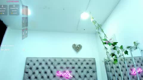 Snapshot of hannah_miller__ chatting on September 29, 5:18 pm HANNAH MILLER online show from September 29, 5:18 pm