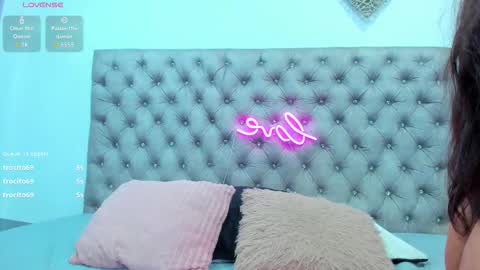 Snapshot of hannah_miller__ chatting on October 2, 5:53 pm HANNAH MILLER online show from October 2, 5:53 pm